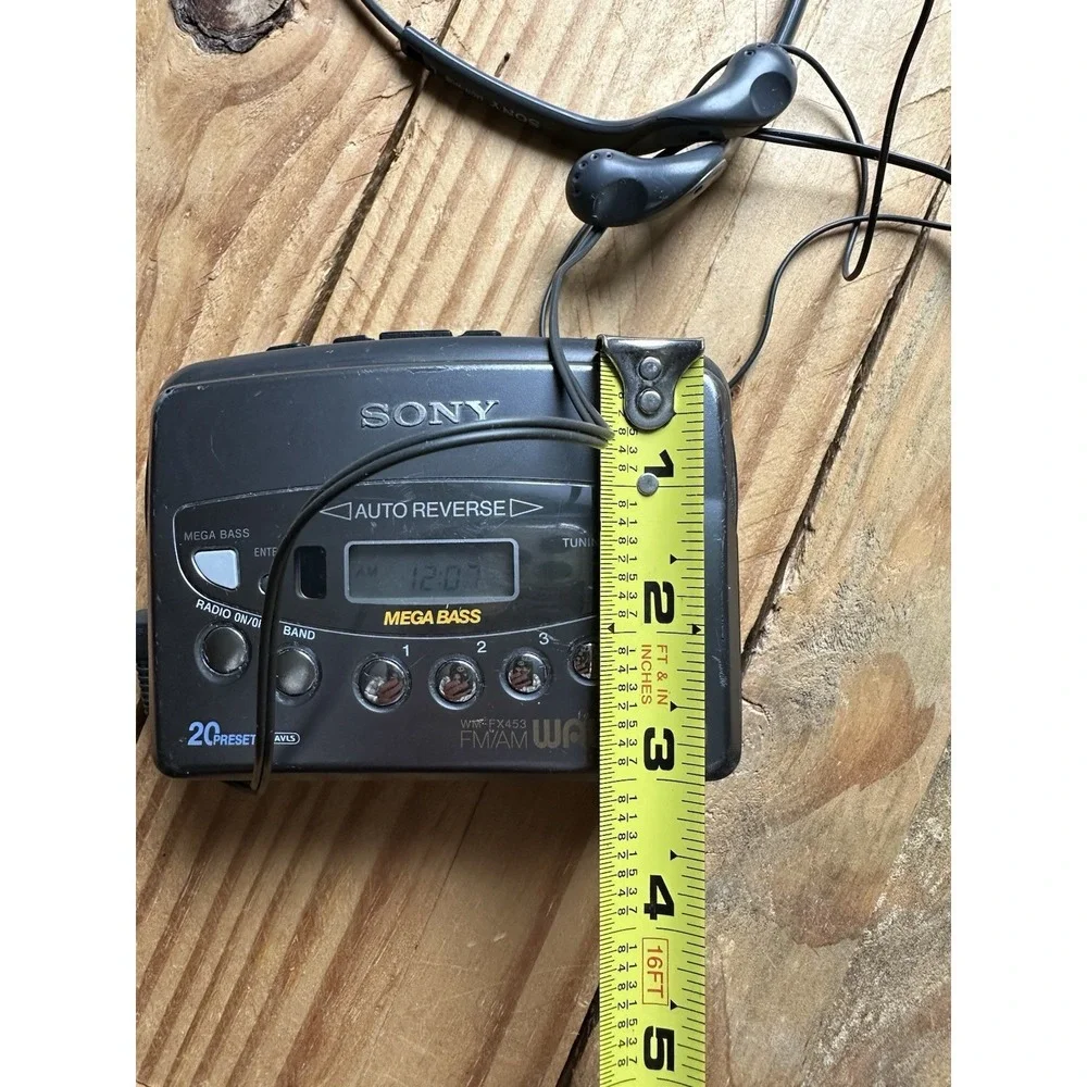 Sony Walkman WM-FX453 FM/AM Radio Cassette Player Radio Headphone MDR-W08 READ⬇️